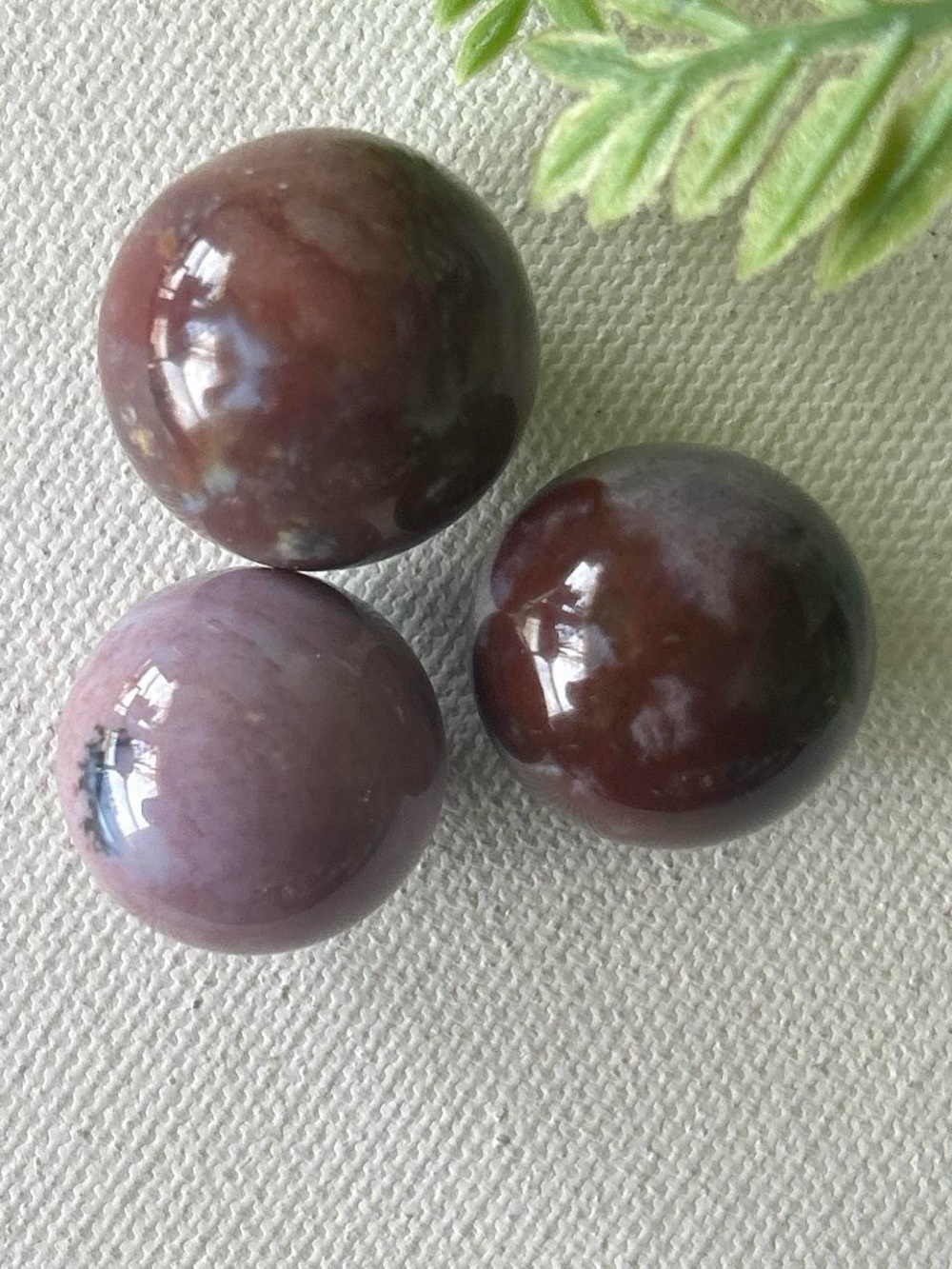 💎 Polished Decorative Mookaite Spheres in Purple-Brown - Set of 3